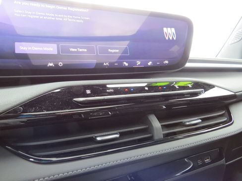 New 2026 Buick Enclave Sport Touring w/ Power Package image 21