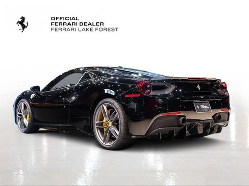 Used 2018 Ferrari 488 GTB image 2