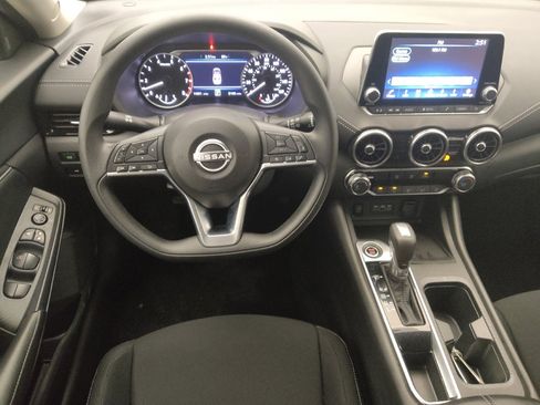 Used 2025 Nissan Sentra SV FWD image 22