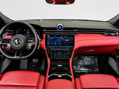 Used 2023 Maserati Grecale Modena image 19