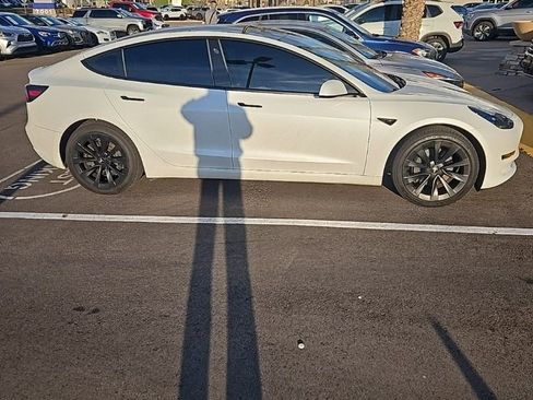 Used 2023 Tesla Model 3 Standard Range image 4