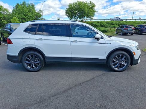 Used 2022 Volkswagen Tiguan SE AWD/4WD image 8