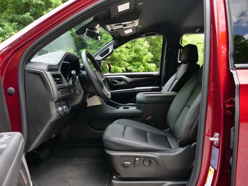 Used 2023 Chevrolet Tahoe Z71 w/ Luxury Package AWD/4WD image 22
