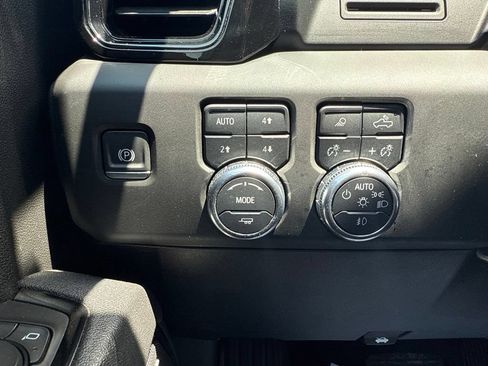 Used 2025 GMC Sierra 1500 AT4 w/ AT4 Premium Package AWD/4WD image 26