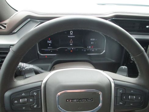Used 2024 GMC Sierra 1500 Denali w/ Denali Reserve Package AWD/4WD image 33