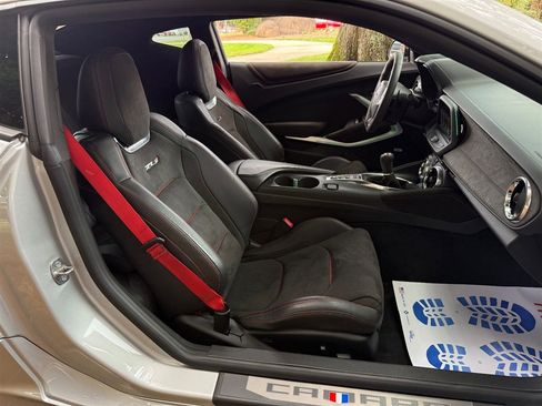 Used 2018 Chevrolet Camaro ZL1 image 60