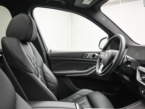 Used 2024 BMW X5 xDrive40i w/ Parking Assistance Package image 49