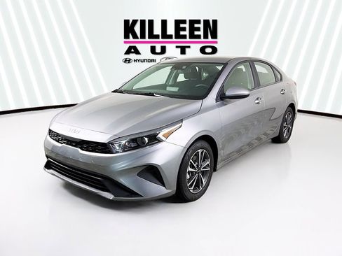 Used 2024 Kia Forte LXS FWD image 3