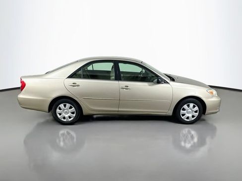 Used 2004 Toyota Camry LE FWD image 5