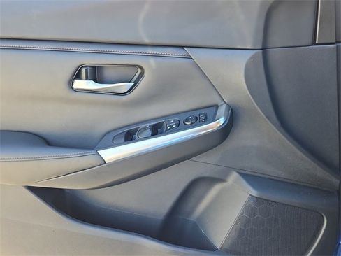 Used 2021 Nissan Sentra SR w/ Lighting Package image 22