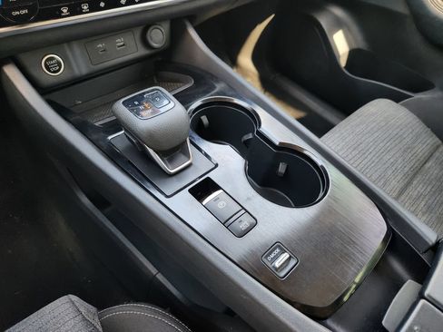 Used 2023 Nissan Rogue SV FWD image 19