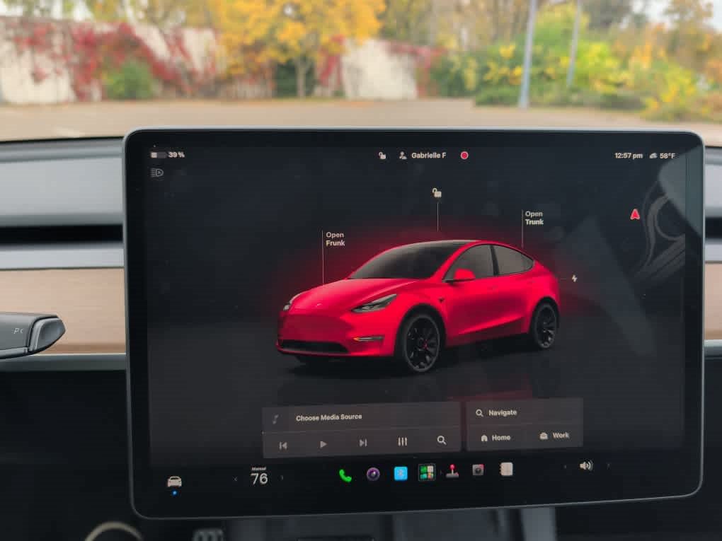Used 2022 Tesla Model Y Performance AWD/4WD image 9