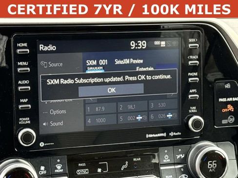 Used 2022 Toyota Highlander LE image 19