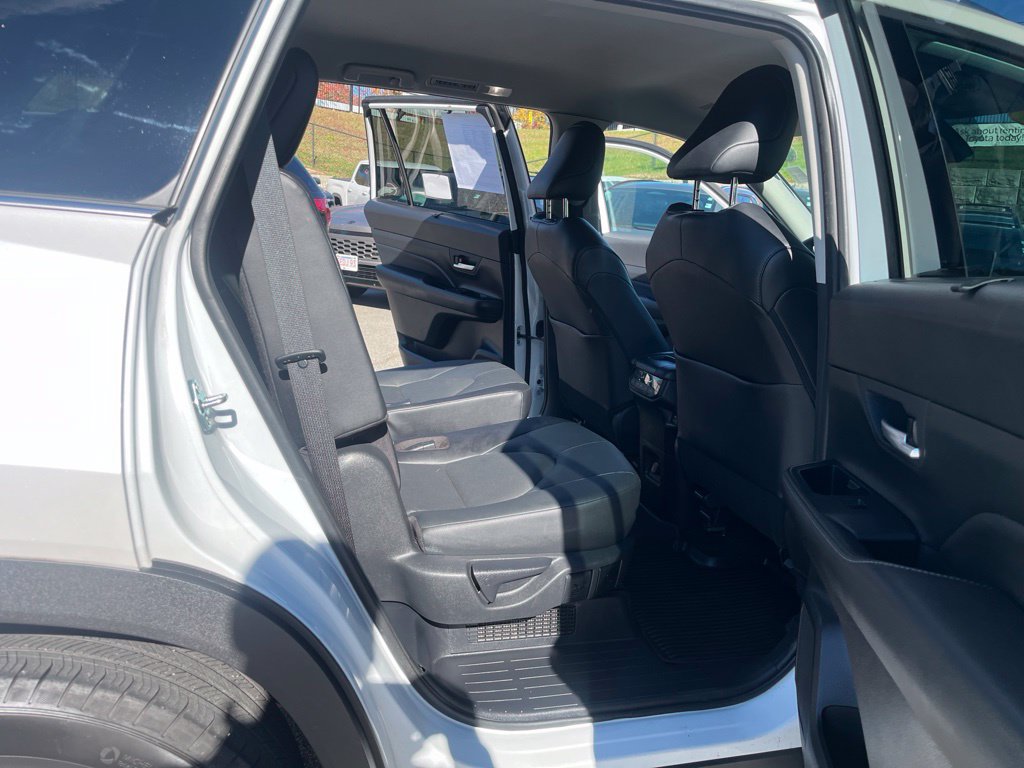 Used 2024 Toyota Grand Highlander AWD Hybrid image 15