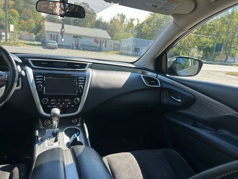 Used 2017 Nissan Murano SV image 27