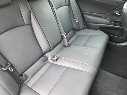 Used 2024 Lexus ES 300h w/ Premium Package FWD image 5