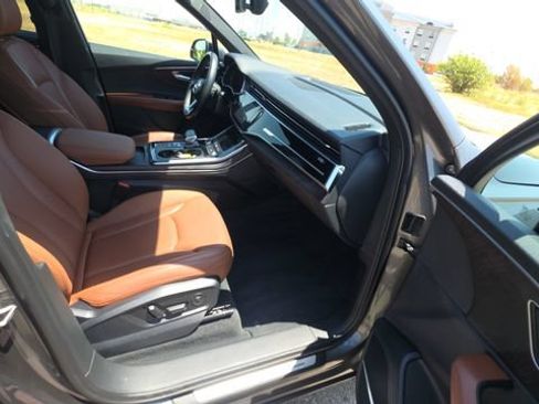 Used 2022 Audi Q7 3.0T Premium Plus AWD/4WD image 30