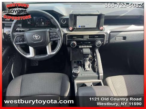 Used 2025 Toyota 4Runner SR5 AWD/4WD image 14