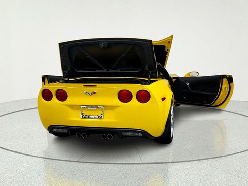 Used 2011 Chevrolet Corvette Grand Sport w/ Preferred Equipment Group RWD image 12