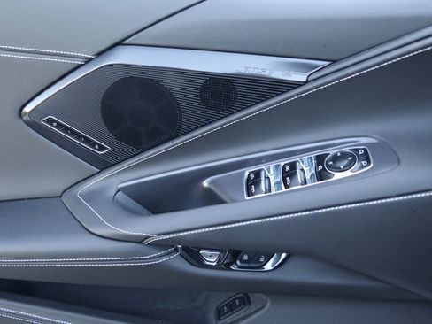 Used 2025 Chevrolet Corvette Stingray Premium Conv w/ Z51 Performance Package RWD image 12