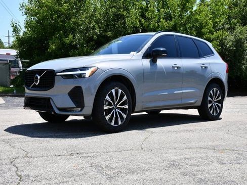 Used 2024 Volvo XC60 B5 Plus w/ Protection Package Premier AWD/4WD image 3