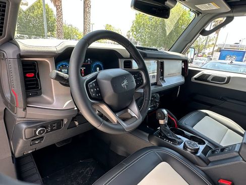 New 2026 Ford Bronco Outer Banks w/ Sasquatch Package AWD/4WD image 19