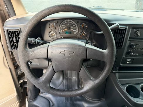 Used 2004 Chevrolet Express 2500 Passenger image 24