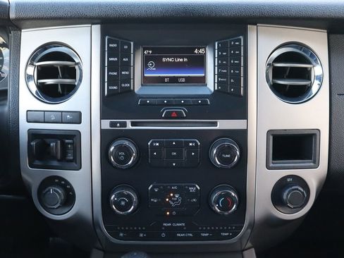 Used 2017 Ford Expedition XLT image 35