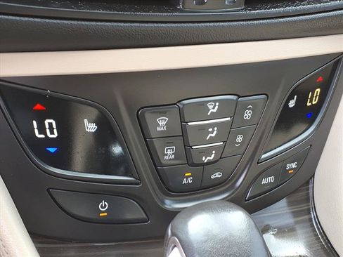 Used 2020 Buick Envision Essence FWD image 30