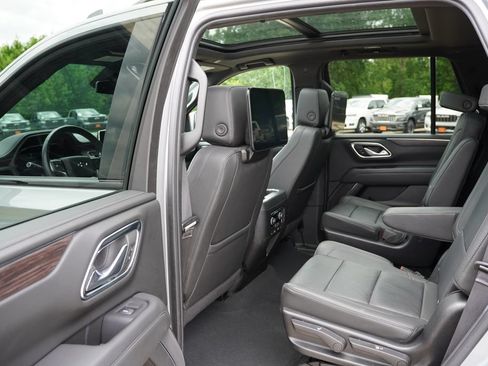 Certified 2024 Chevrolet Tahoe Z71 w/ Luxury Package AWD/4WD image 18
