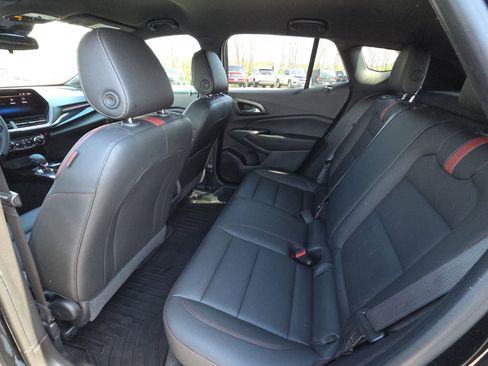 Certified 2024 Chevrolet Trax RS w/ Driver Confidence Package image 28