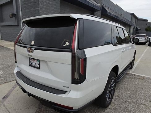 Used 2021 Cadillac Escalade ESV Sport AWD/4WD image 22