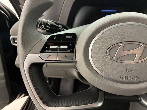 Used 2024 Hyundai Elantra SE FWD image 23