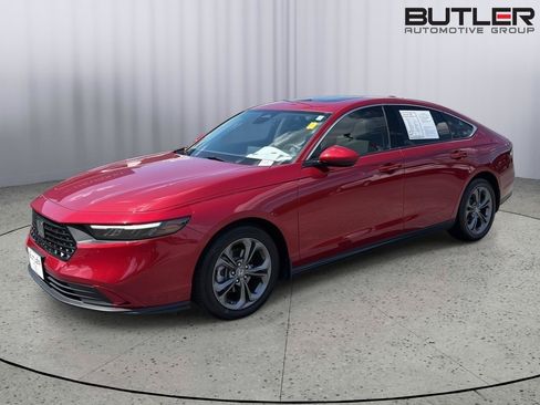 Used 2024 Honda Accord EX image 2