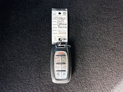 Used 2025 Chrysler Pacifica Select FWD image 36