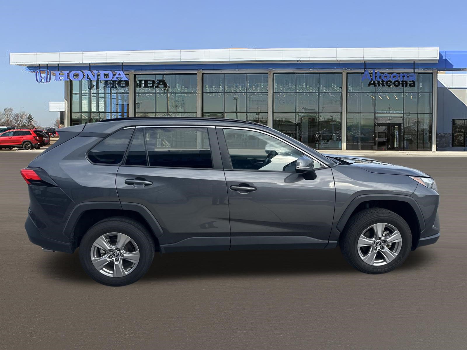Used 2025 Toyota RAV4 XLE AWD/4WD image 5