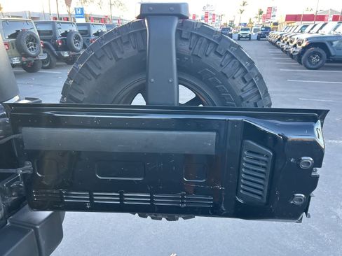 Used 2017 Jeep Wrangler Unlimited Sport w/ Quick Order Package 24S image 31