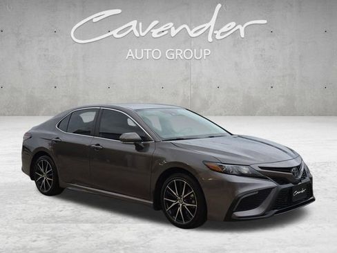 Used 2024 Toyota Camry SE FWD image 2