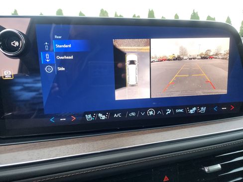 New 2026 Chevrolet Suburban High Country image 34