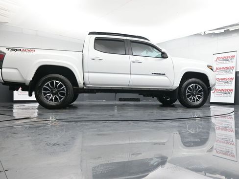 Used 2023 Toyota Tacoma TRD Sport image 40