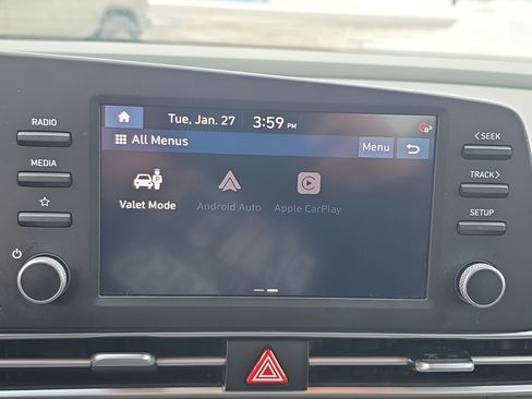 Used 2023 Hyundai Elantra SEL image 27