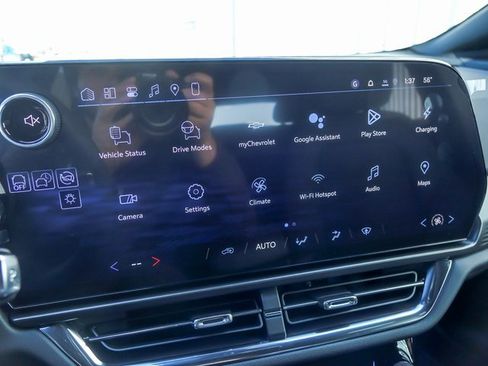 New 2026 Chevrolet Equinox EV LT image 20