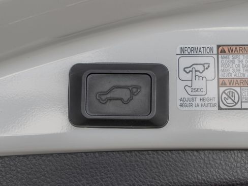 Used 2018 Toyota RAV4 Limited w/ Advanced Technology Package AWD/4WD image 35