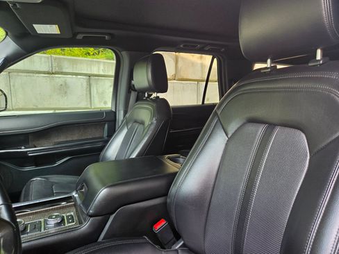 Used 2021 Ford Expedition Max Limited AWD/4WD image 4
