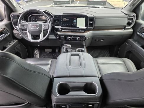 Used 2022 GMC Sierra 1500 Elevation w/ Elevation Premium Package AWD/4WD image 8