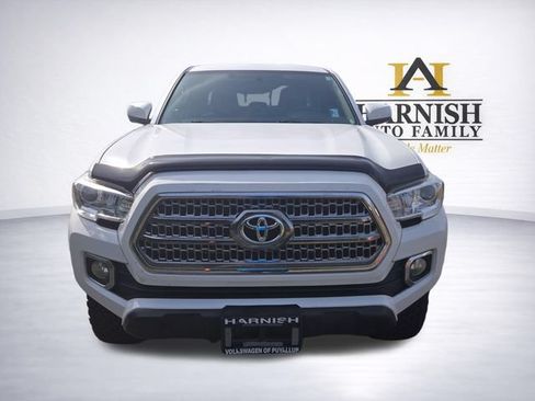 Used 2016 Toyota Tacoma SR w/ Towing Package AWD/4WD image 2