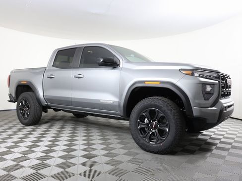 Used 2025 GMC Canyon Elevation w/ Convenience Package image 3