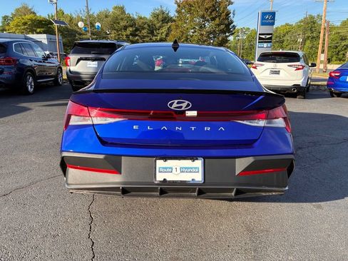 Used 2025 Hyundai Elantra Sport w/ Cargo Package FWD image 6