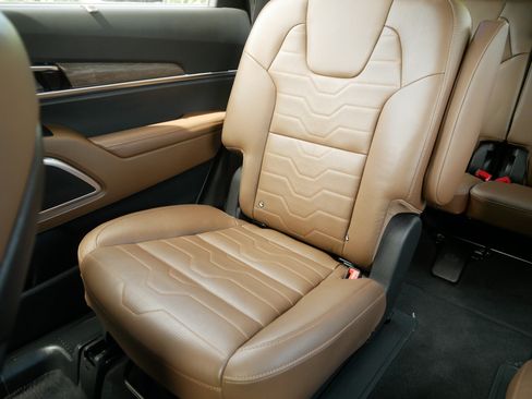 Certified 2022 Kia Telluride SX w/ SX Prestige Package AWD/4WD image 12