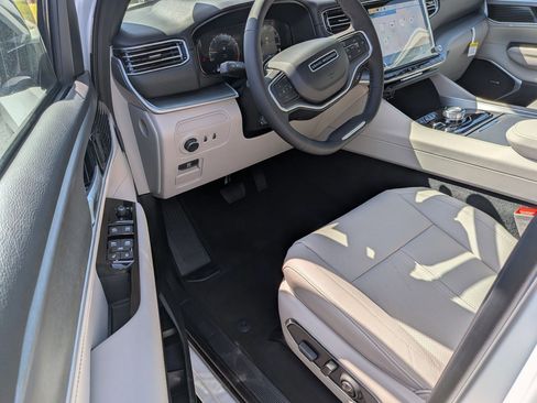 New 2026 Jeep Grand Wagoneer L 4WD image 11